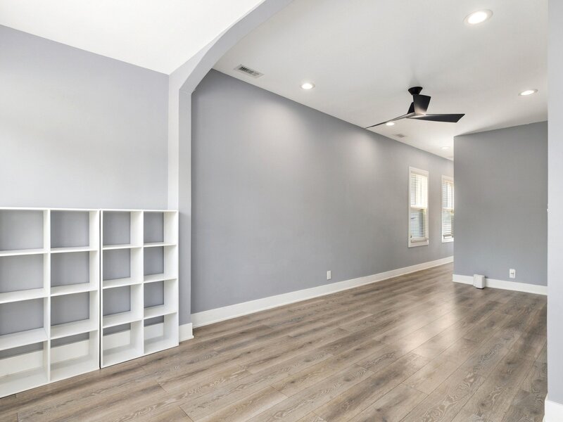 6562 N Damen Avenue Chicago IL 60645