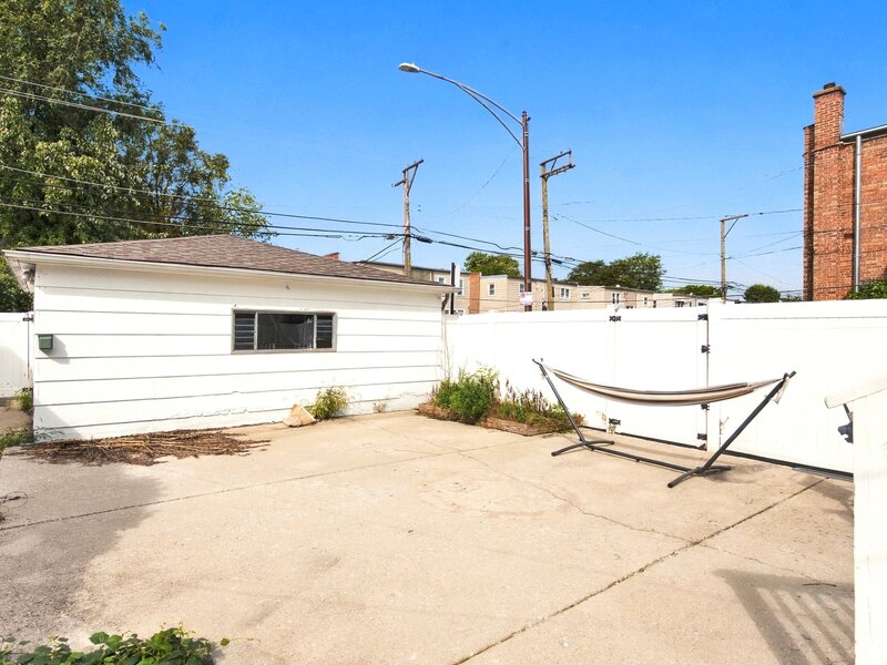 6562 N Damen Avenue Chicago IL 60645