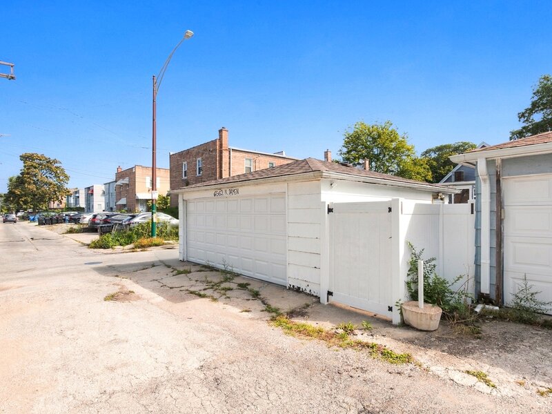 6562 N Damen Avenue Chicago IL 60645