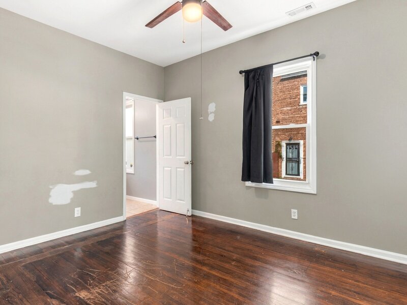 6562 N Damen Avenue Chicago IL 60645