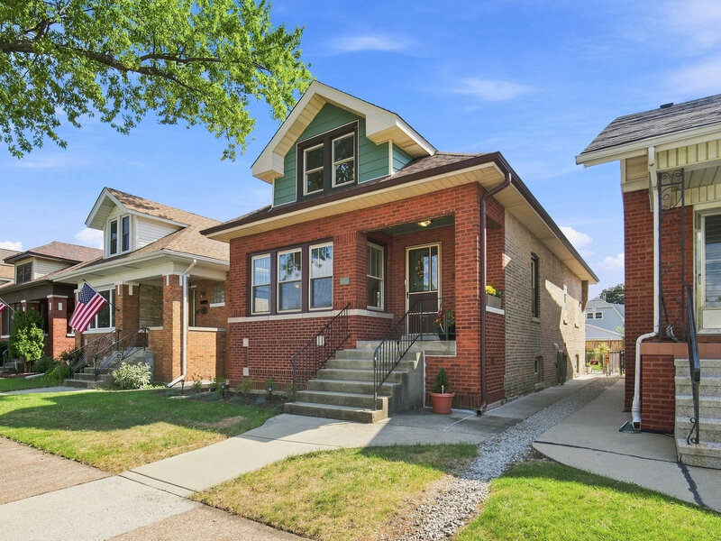 5941 W Waveland Avenue Chicago IL 60634