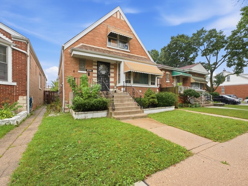 2705 N Menard Avenue Chicago IL 60639