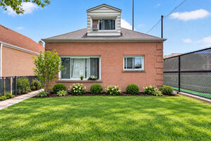 Photo of 2130 W Highland Avenue Chicago IL 60659