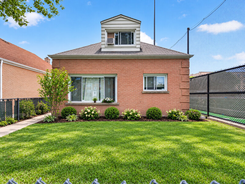 2130 W Highland Avenue Chicago IL 60659