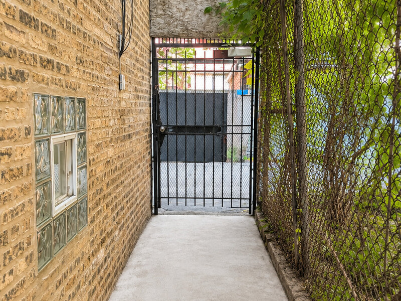 3206 W Berwyn Avenue Chicago IL 60625