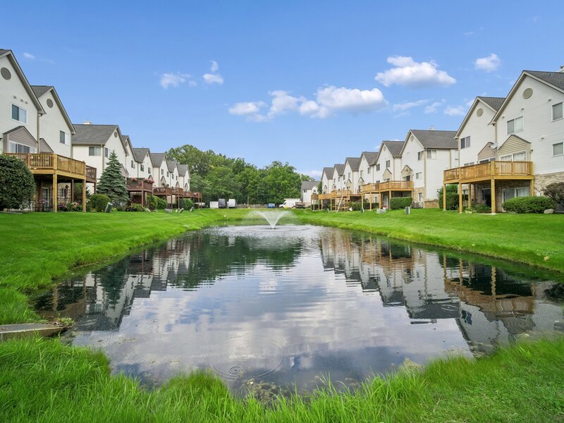 683 E Fountainview Drive Mundelein IL 60060