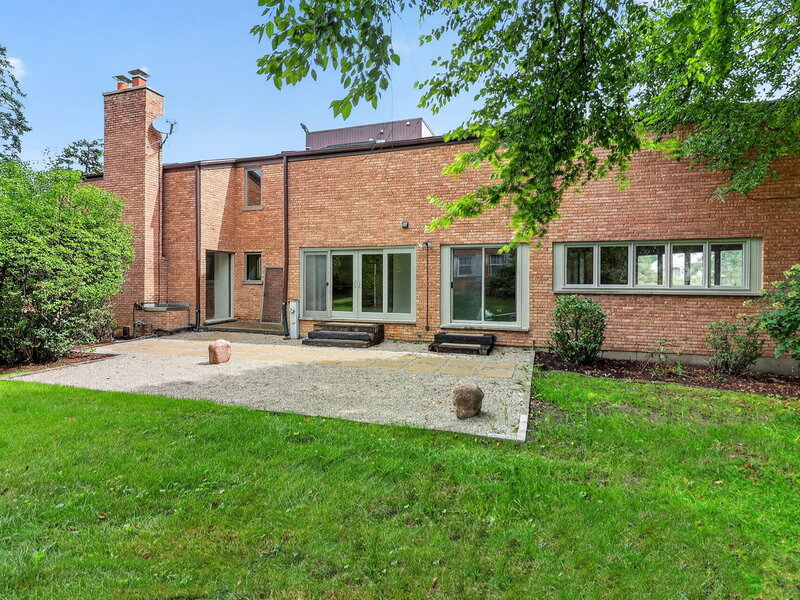 42 Royal Vale Drive Oak Brook IL 60523