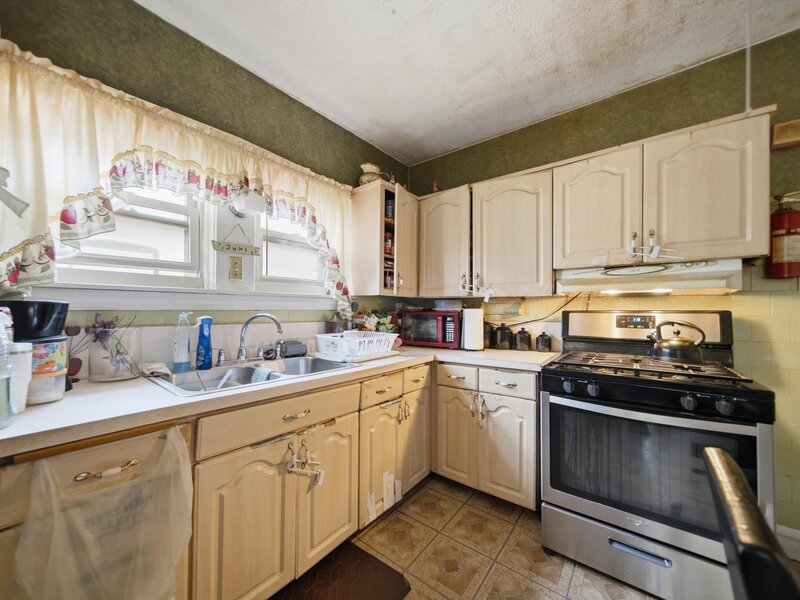1225 S 16th Avenue Maywood IL 60153
