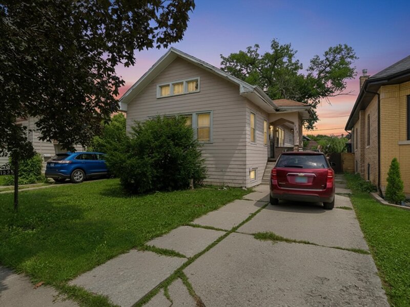 1225 S 16th Avenue Maywood IL 60153