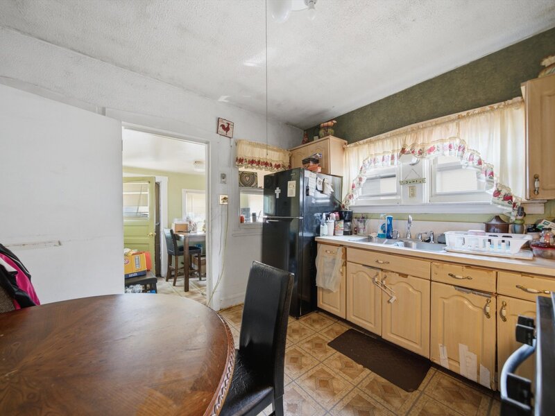 1225 S 16th Avenue Maywood IL 60153
