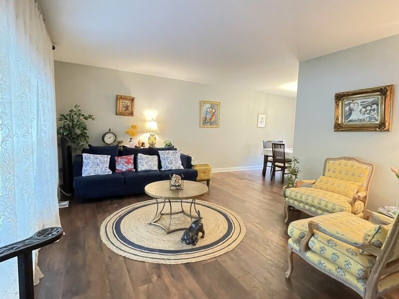 1039 Garfield Avenue Libertyville IL 60048