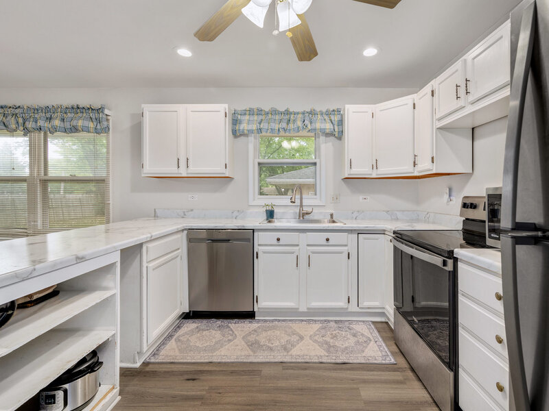 6705 Clarendon Hills Road Darien IL 60561