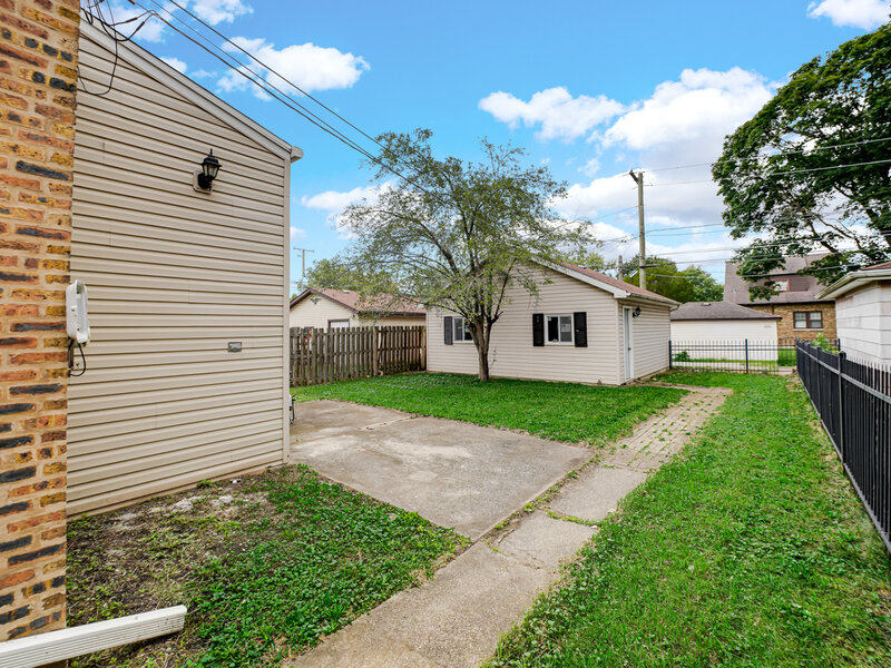 12151 Greenwood Avenue Blue Island IL 60406