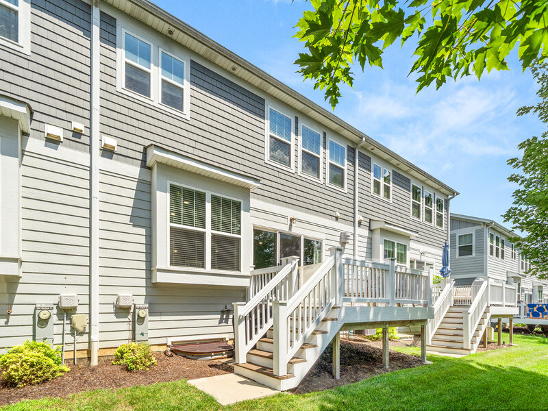 638 Riverbank Drive Geneva IL 60134