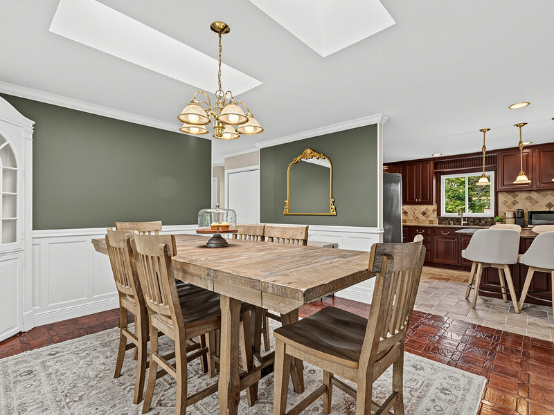 28 Ashlawn Avenue Oswego IL 60543