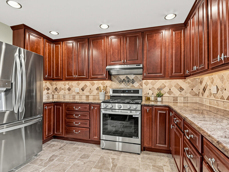 28 Ashlawn Avenue Oswego IL 60543