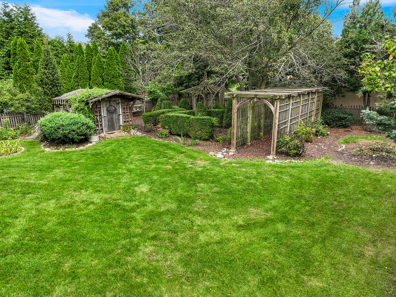 28 Ashlawn Avenue Oswego IL 60543