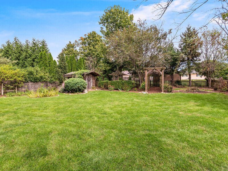 28 Ashlawn Avenue Oswego IL 60543
