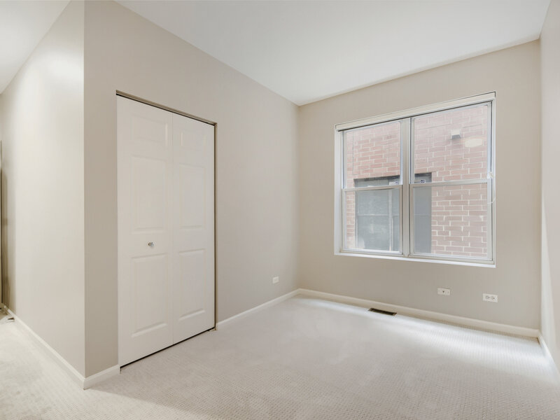 1357 W Fullerton Avenue Chicago IL 60614