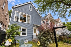 Photo of 3906 W Montrose Avenue Chicago IL 60618