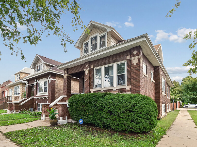 2347 Harvey Avenue Berwyn IL 60402