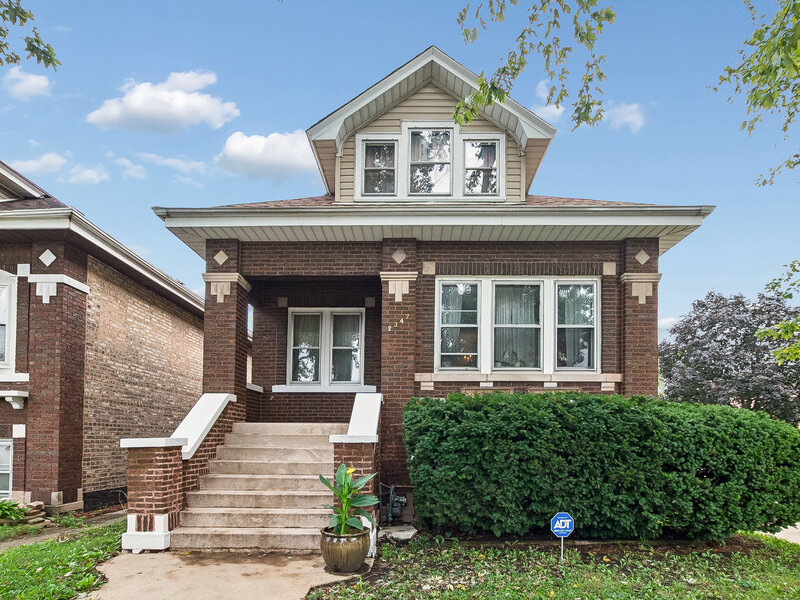 2347 Harvey Avenue Berwyn IL 60402