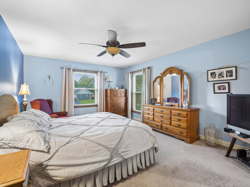 11 Howard Avenue Elgin IL 60124