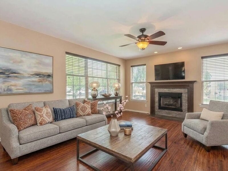 9411 Fountain Point Circle Darien IL 60561