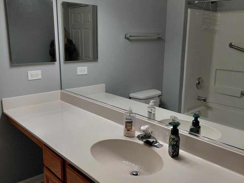 9411 Fountain Point Circle Darien IL 60561
