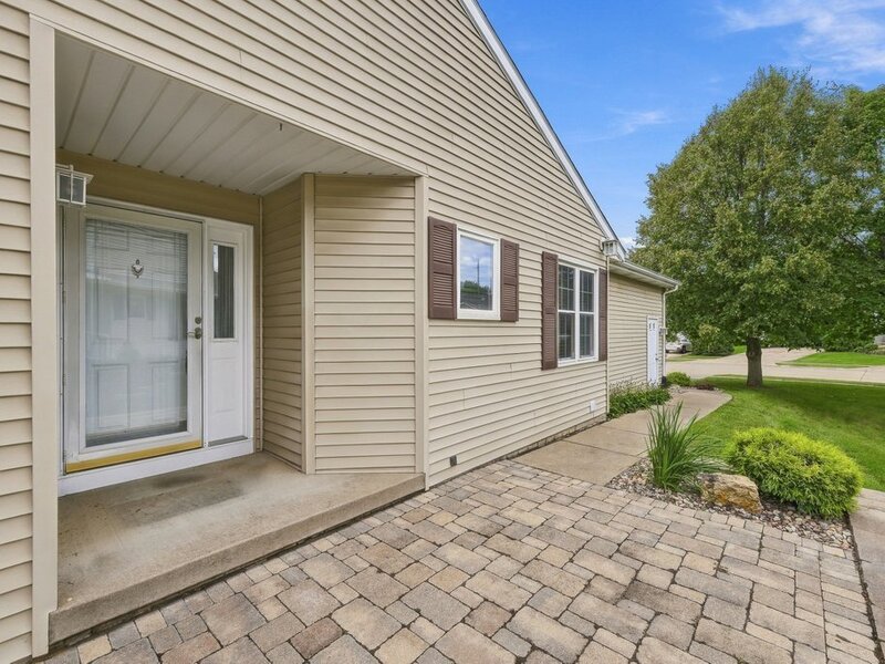 3990 Prairie Lane Bettendorf IA 52722
