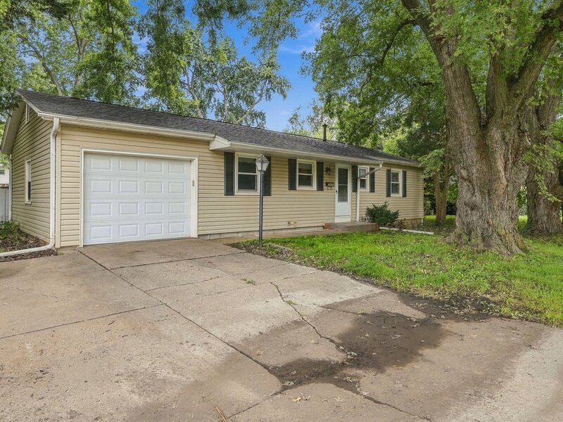 1525 Middle Road Bettendorf IA 52722