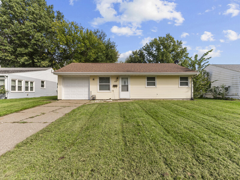 2119 N Nevada Avenue Davenport IA 52804