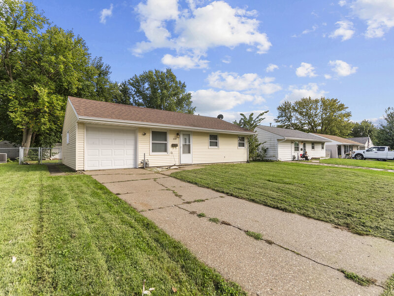 2119 N Nevada Avenue Davenport IA 52804