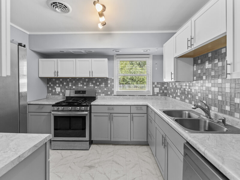 2119 N Nevada Avenue Davenport IA 52804