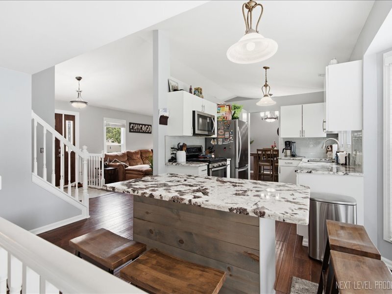 356 Wildwood Drive North Aurora IL 60542