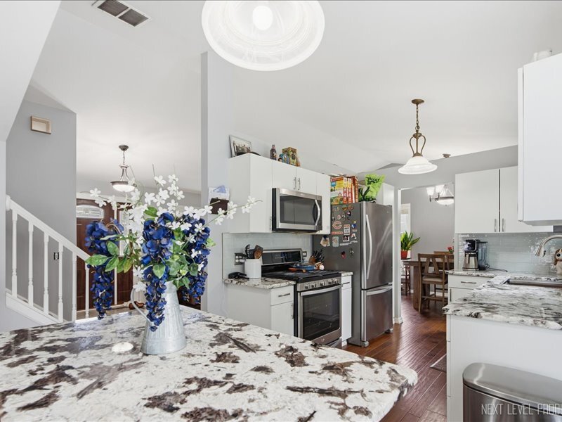 356 Wildwood Drive North Aurora IL 60542