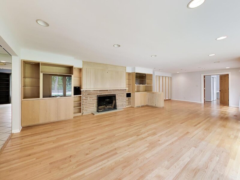 5801 N Lansing Avenue Chicago IL 60646