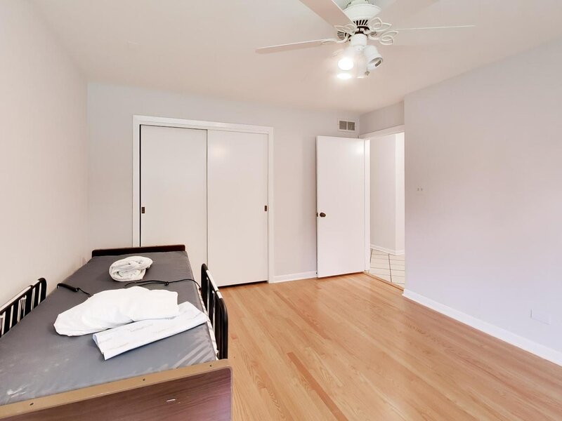 5801 N Lansing Avenue Chicago IL 60646
