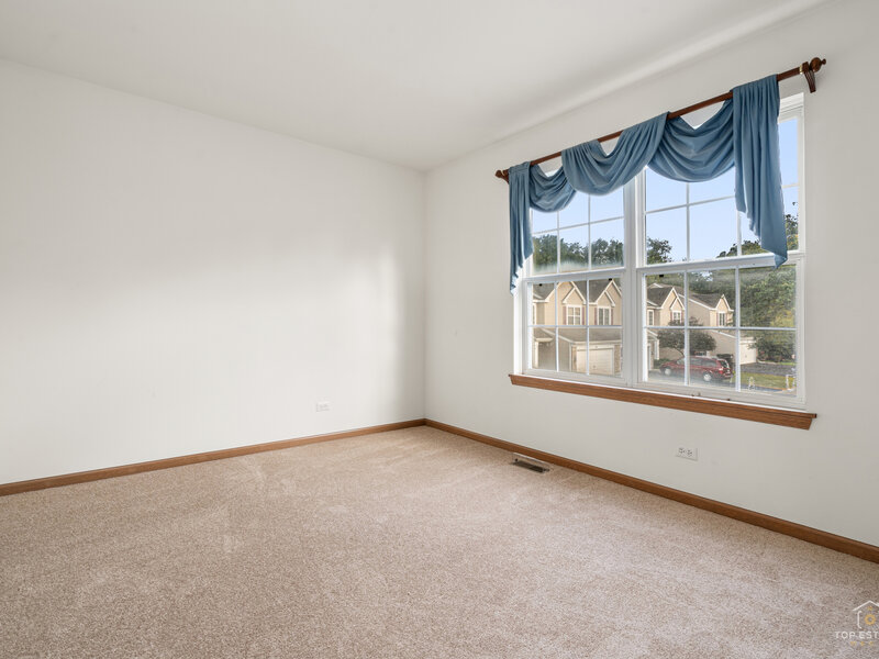 791 Silk Oak Lane Crystal Lake IL 60014