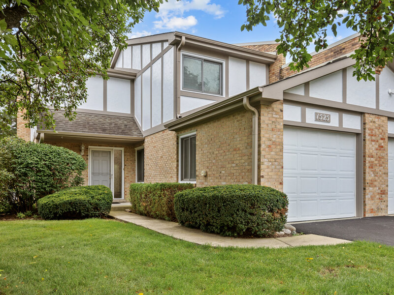 1525 Columbia Court Elk Grove Village IL 60007