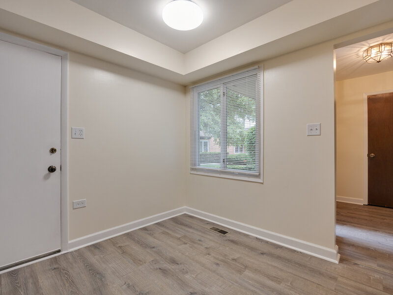 1525 Columbia Court Elk Grove Village IL 60007
