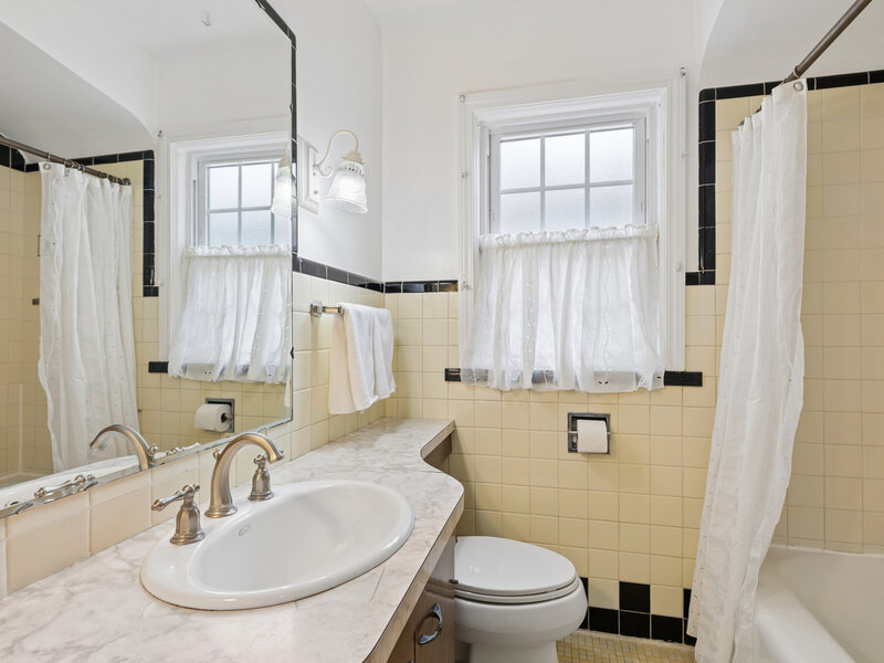 6219 N Kedvale Avenue Chicago IL 60646