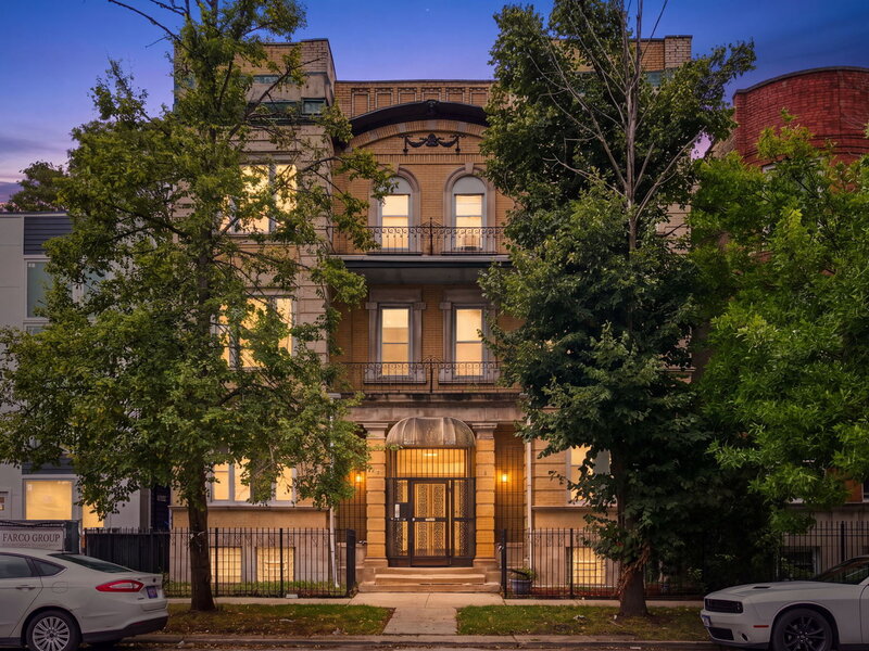 5618 S Prairie Avenue Chicago IL 60637