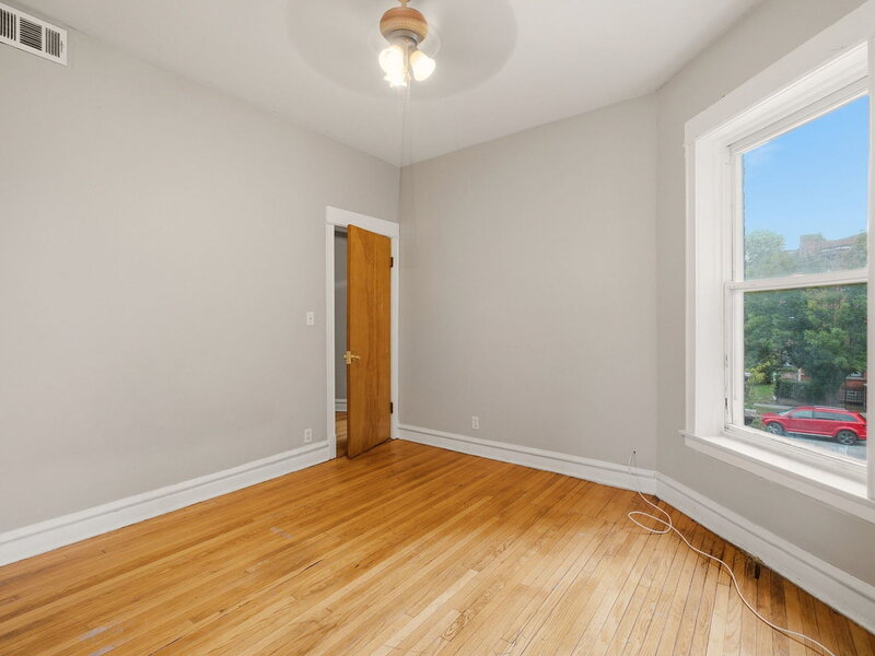 5618 S Prairie Avenue Chicago IL 60637