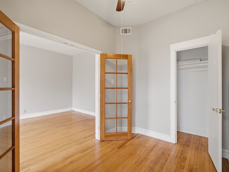 5618 S Prairie Avenue Chicago IL 60637