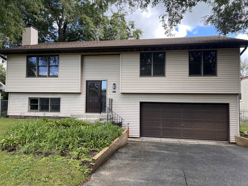5312 W Lake Shore Drive Oakwood Hills IL 60013