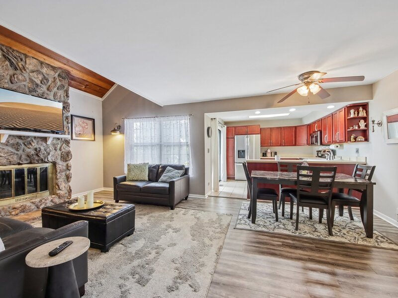 736 Glen Way Gurnee IL 60031