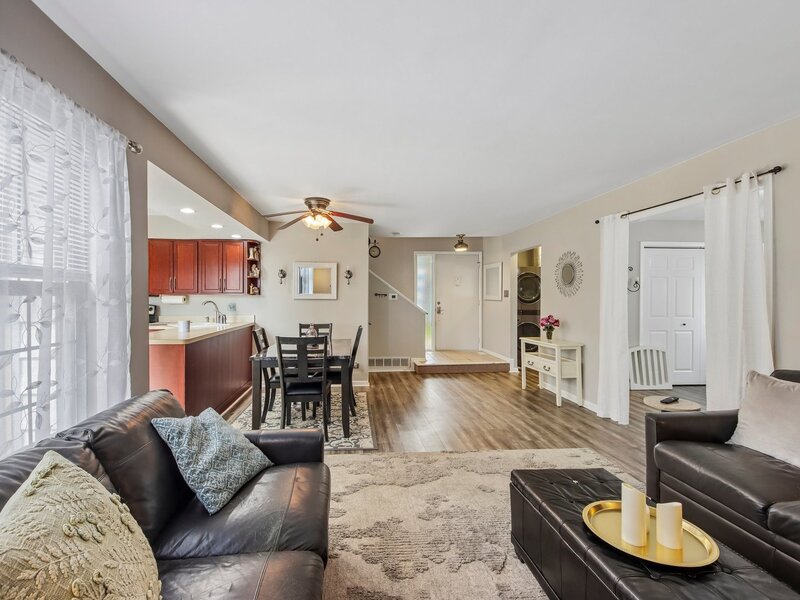 736 Glen Way Gurnee IL 60031