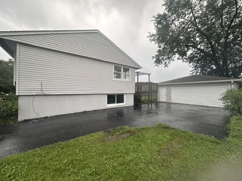 236 E Rose Street Glenwood IL 60425