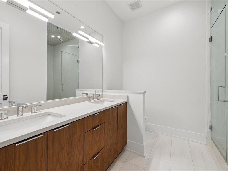 3820 N Damen Avenue Chicago IL 60618